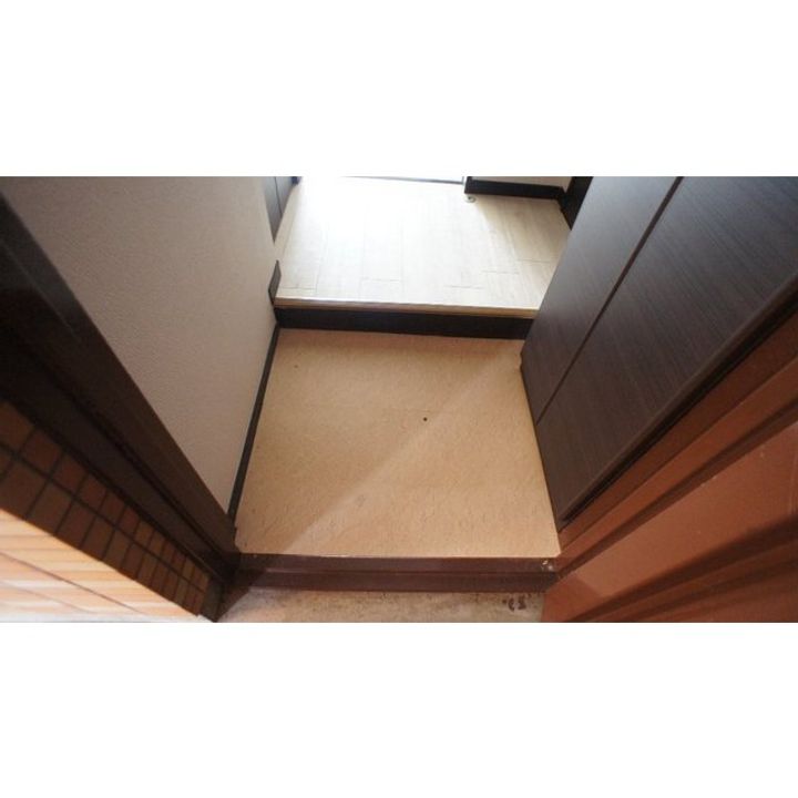 メゾン志氏野の玄関