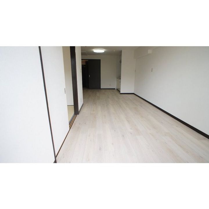 メゾン志氏野の居間