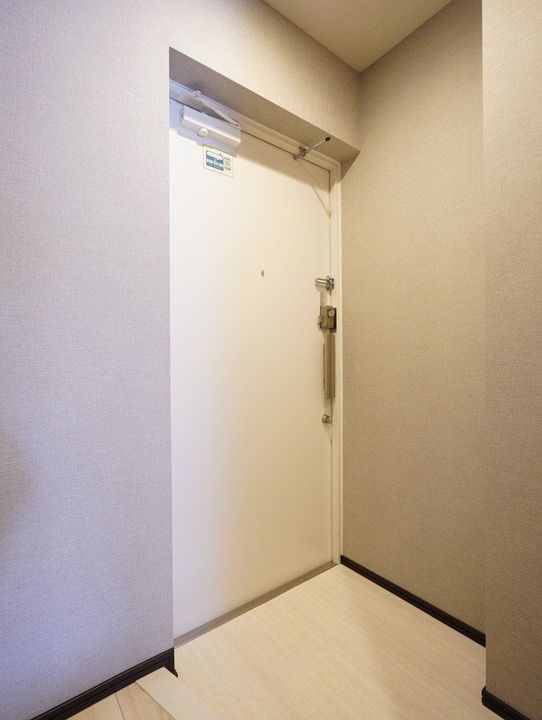 東京都千代田区神田西福田町(マンション)の賃貸物件の玄関