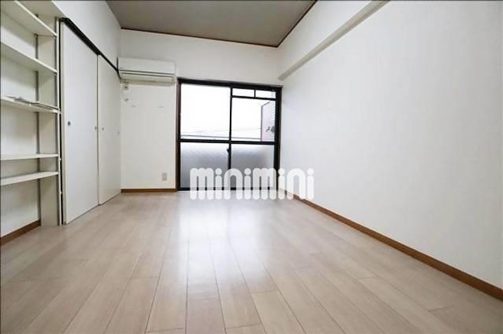 鏡ヶ池ハイツの居間