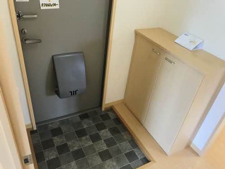 新潟県新潟市中央区女池7(アパート)の賃貸物件の玄関