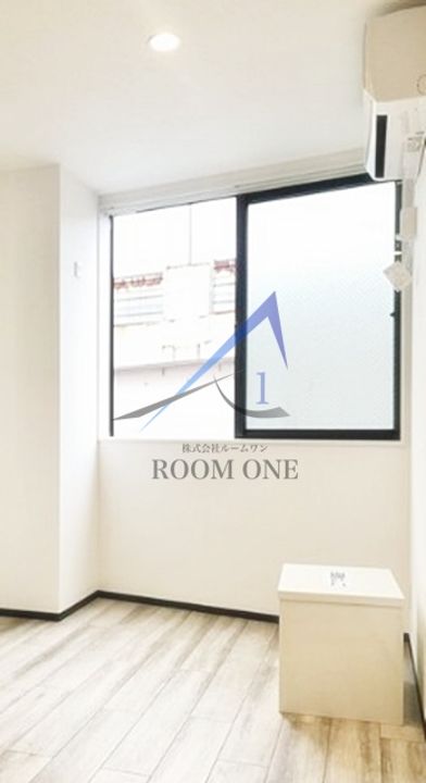 レオーネ千住新橋の居間