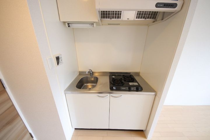 兵庫県尼崎市西本町8(マンション)の賃貸物件のキッチン