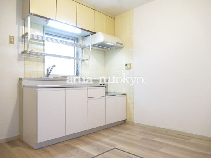 大高マンションの居間