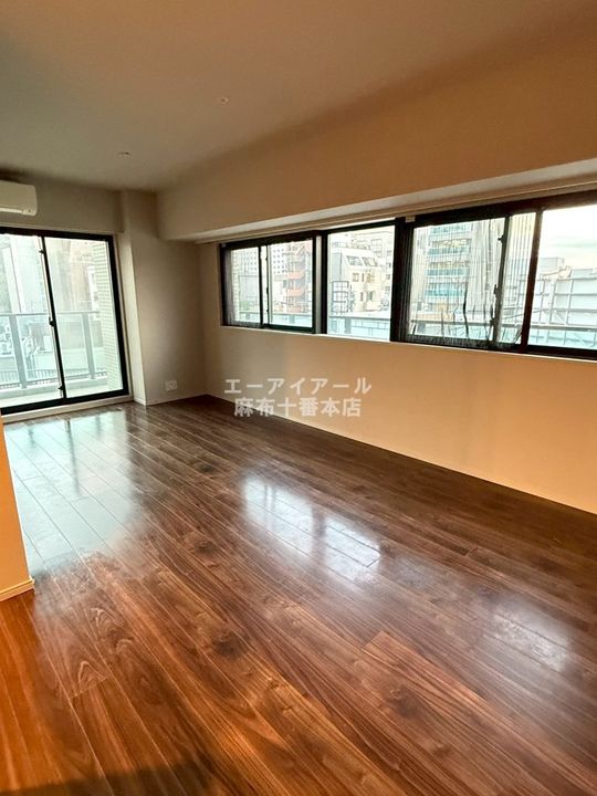 グランリビオ高輪三丁目の居間