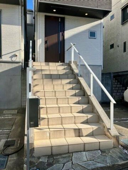 神奈川県横浜市神奈川区上反町2(一戸建)の賃貸物件の地図