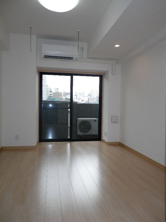 ルーブル中野ガーデンの居間