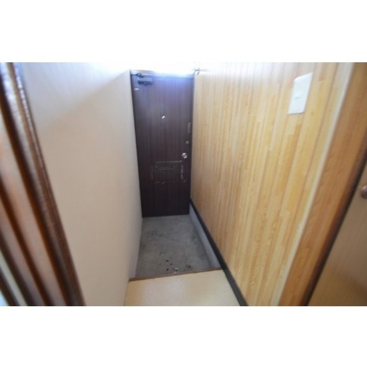 浅野第一ハイツの玄関