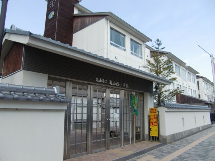 アメニティ亀山II Dの周辺