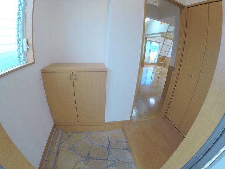 リーフジャルダン阪急石橋の玄関