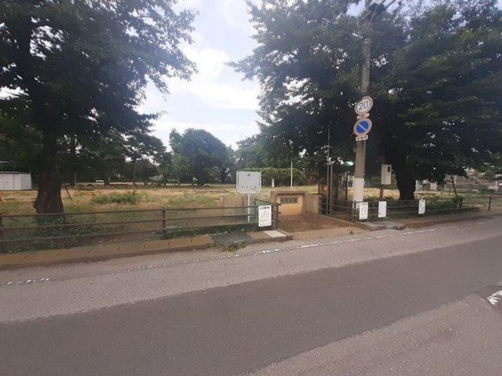 ハイエスト モデッサの周辺