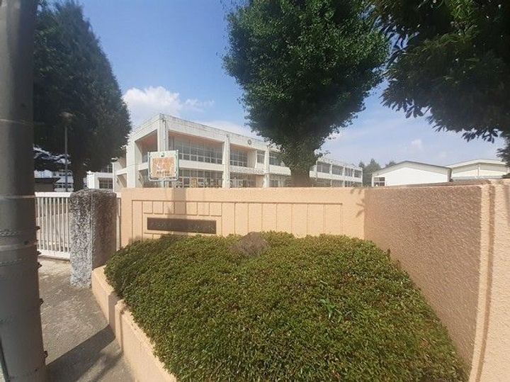 ハイエスト モデッサの周辺