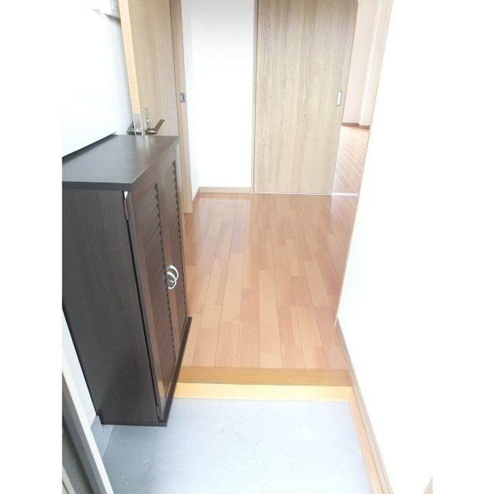 静岡県沼津市御幸町(マンション)の賃貸物件の玄関