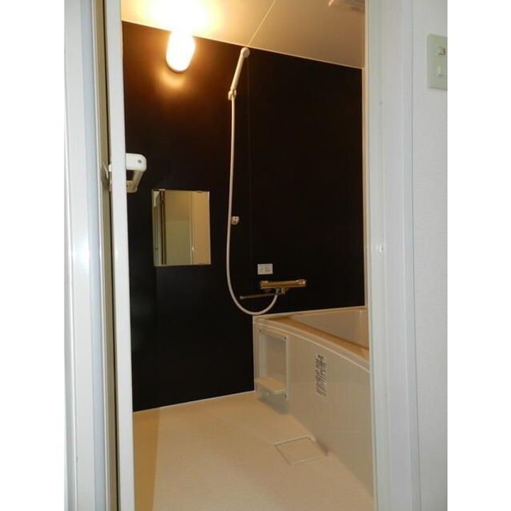 ラグジュアリーヒルズ松見町の風呂