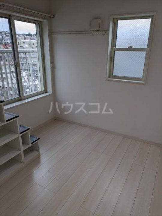 ハイバリー上大岡の居間