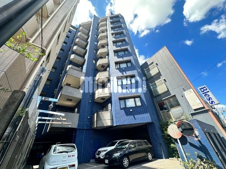 スプルースつつじヶ丘の外観