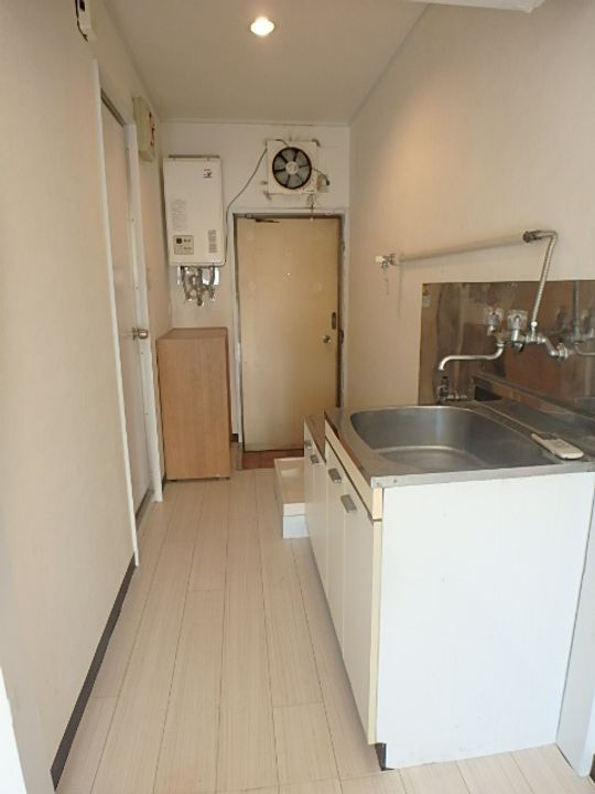 東京都八王子市大塚(マンション)の賃貸物件の玄関