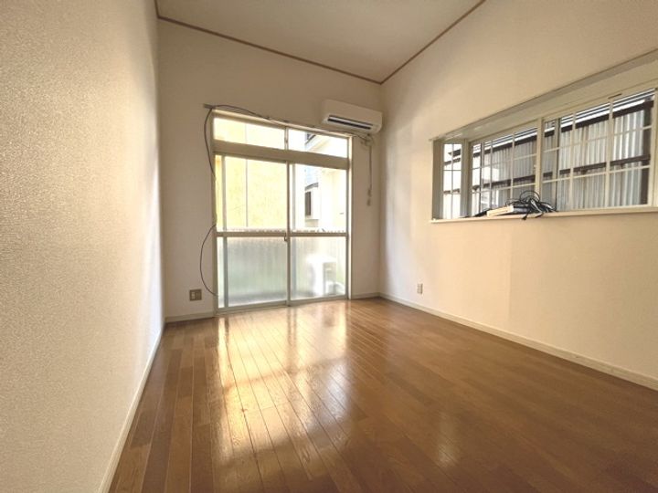 シャトーユキの居間