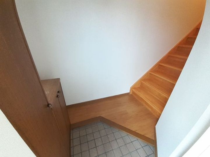 スカイフィールドαの玄関