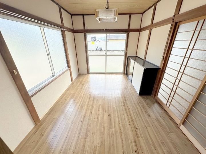 山本7丁目貸家の居間