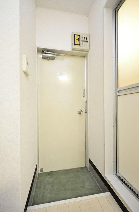 ビラメゾン国立の玄関
