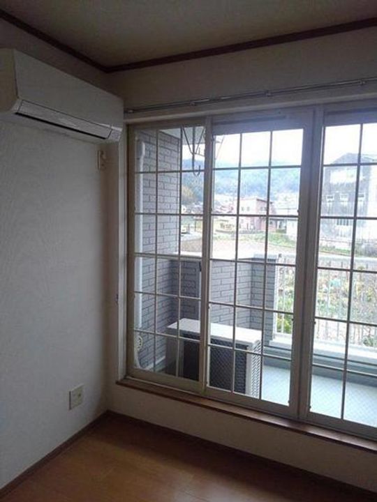 ファミールメゾンの居間