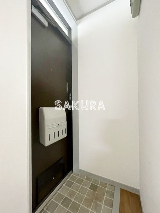 メゾンフラワーの玄関