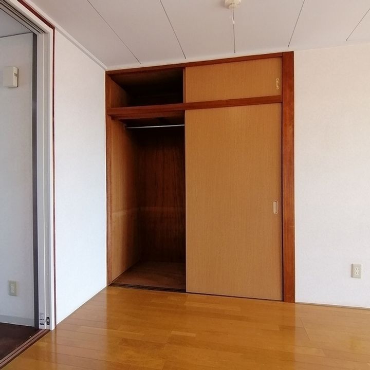 春日ファーストの内装