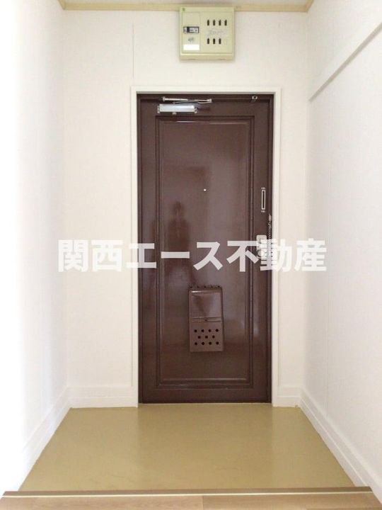 大阪府東大阪市鴻池町1(マンション)の賃貸物件の玄関