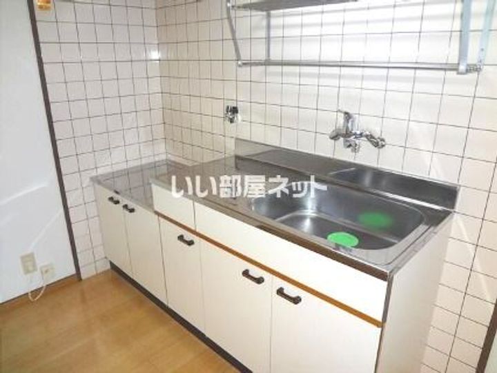 恒吉マンション B棟のキッチン
