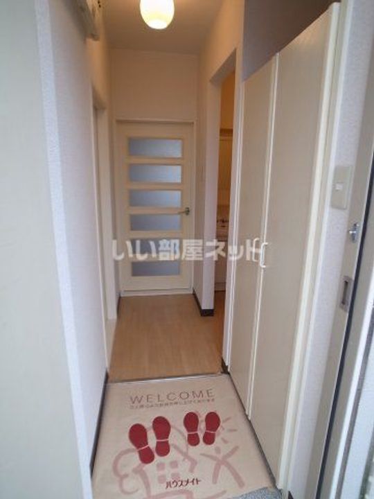栃木県小山市城東5(マンション)の賃貸物件の玄関