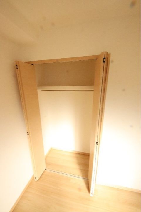 兵庫県尼崎市立花町4(マンション)の賃貸物件の内装