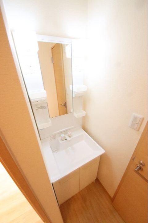 兵庫県尼崎市立花町4(マンション)の賃貸物件の内装