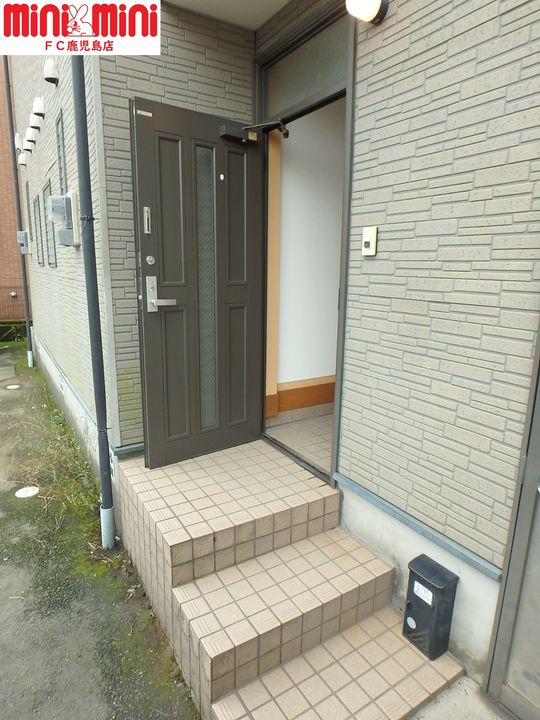 鹿児島県鹿児島市荒田1(一戸建)の賃貸物件の玄関