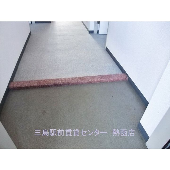 メゾンミタの玄関