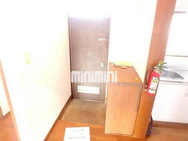 小井沼コーポの玄関