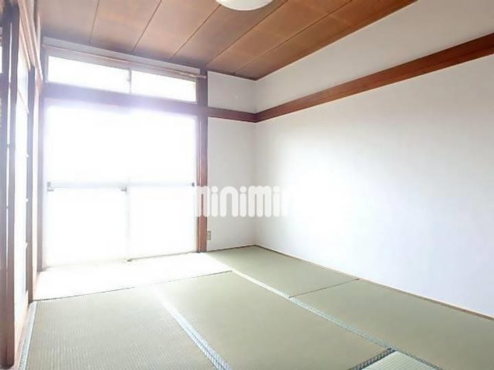 小井沼コーポの居間