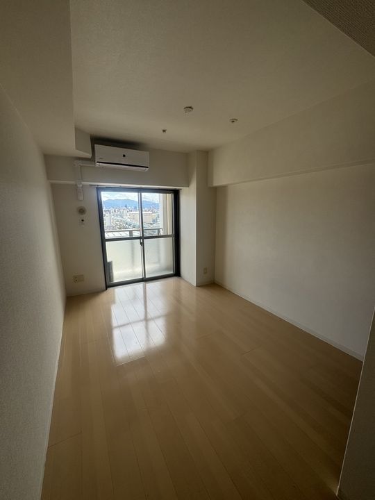 No.72 ハーバーイーストタワーの居間