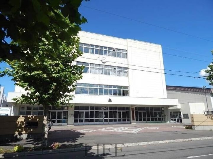 北海道札幌市白石区中央二条6(一戸建)の賃貸物件の周辺