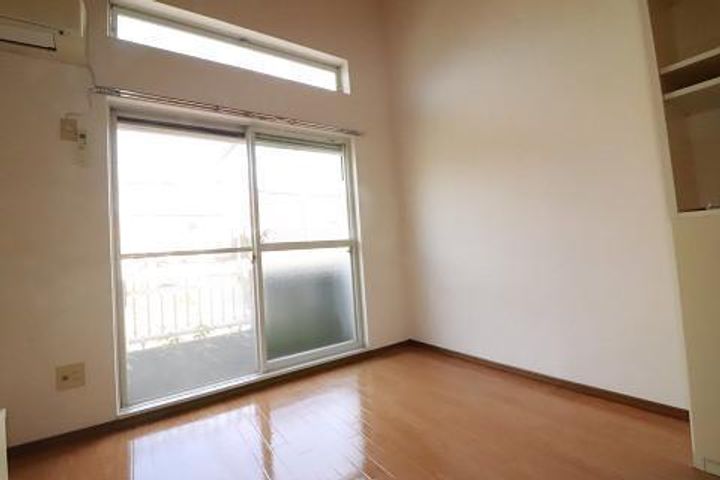 シティパレス深谷7-1の居間