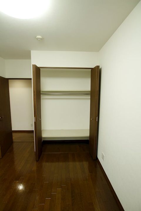 異人池コートの内装