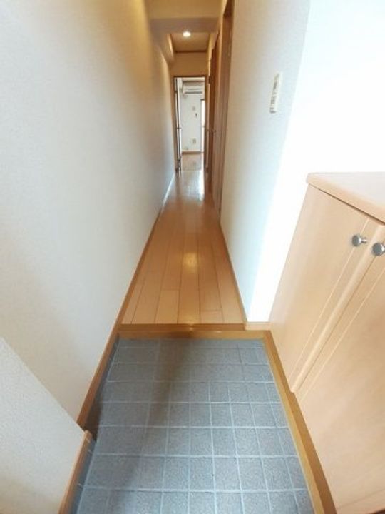 広島県福山市山手町6(マンション)の賃貸物件の玄関