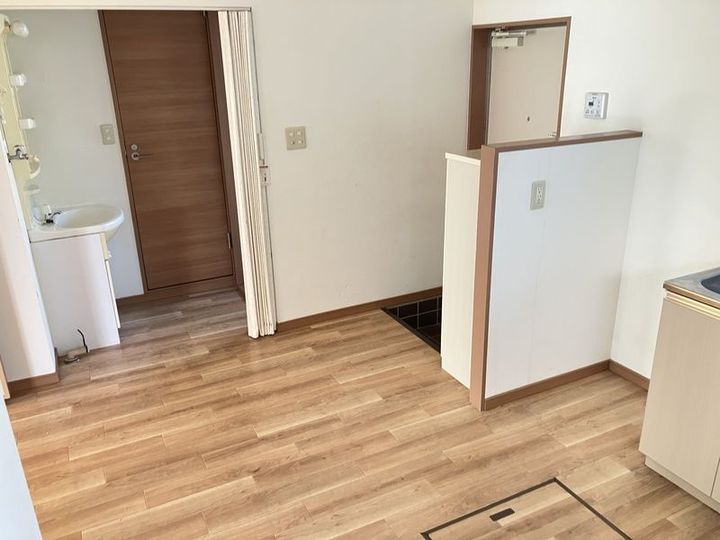 高橋コーポの玄関