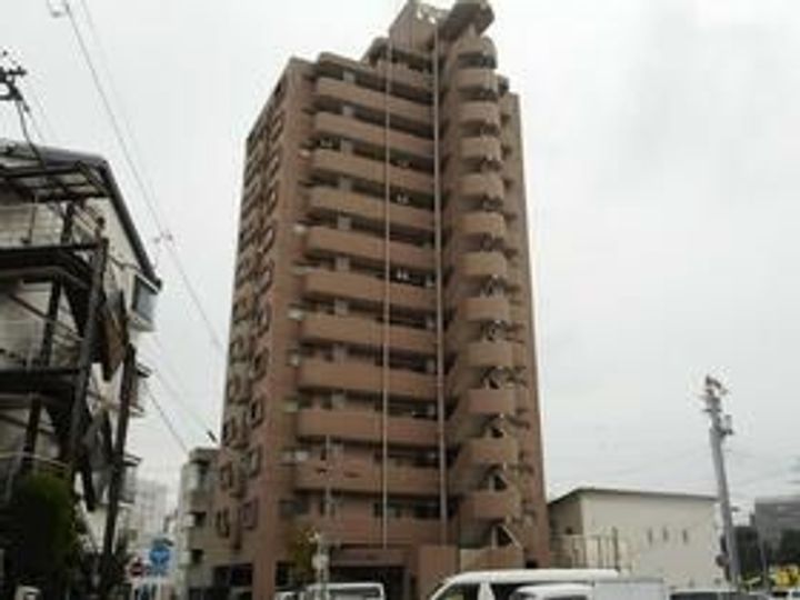 プラージュ今泉の外観