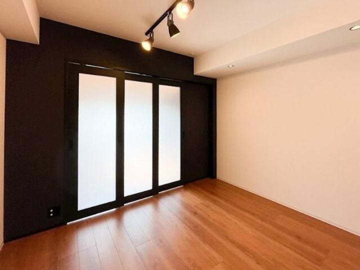 東京都新宿区左門町(マンション)の賃貸物件の居間