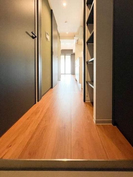 東京都新宿区左門町(マンション)の賃貸物件の玄関