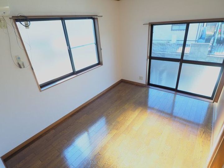 グレイスハイツIIの居間