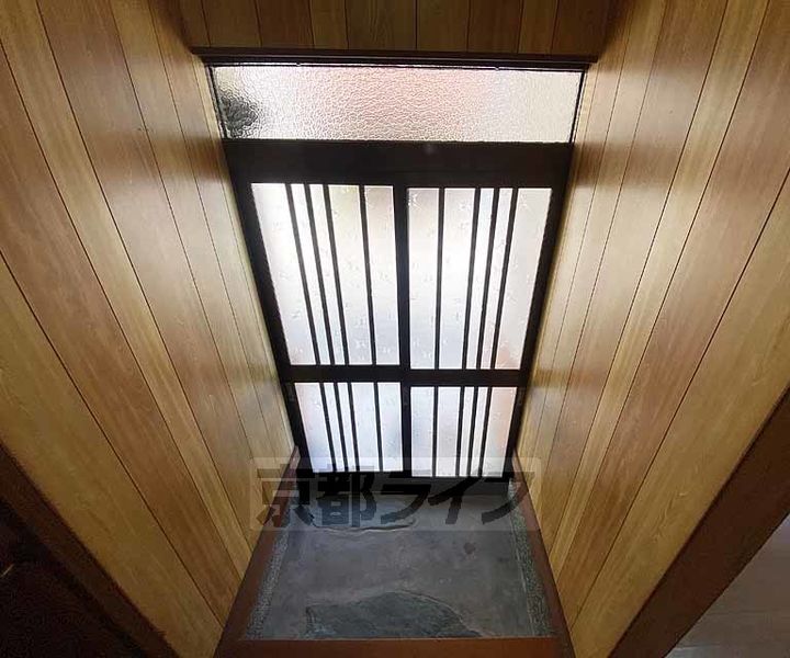 京都府京都市右京区嵯峨折戸町(一戸建)の賃貸物件の玄関