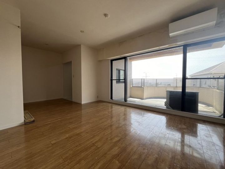 兵庫県神戸市東灘区森北町6(マンション)の賃貸物件の居間