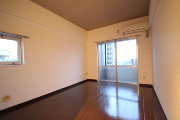 プラスパー東雲の居間